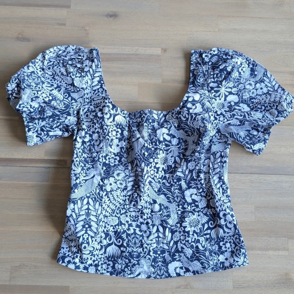 J.Crew Navy‎ White Floral Puff Sleeve Square Neck Smocked Back Blouse Top Size 2